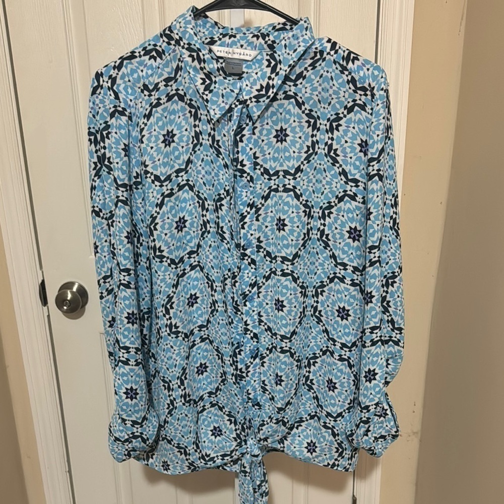Peter Nygard light blue long-sleeved tie front blouse